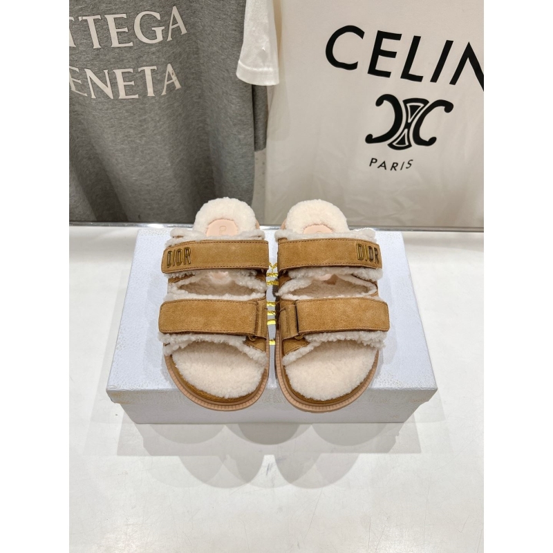 ch**an D*or sandals